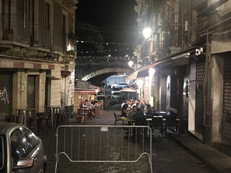 I Colori Di Sara Acomodação com café da manhã Catânia Exterior foto